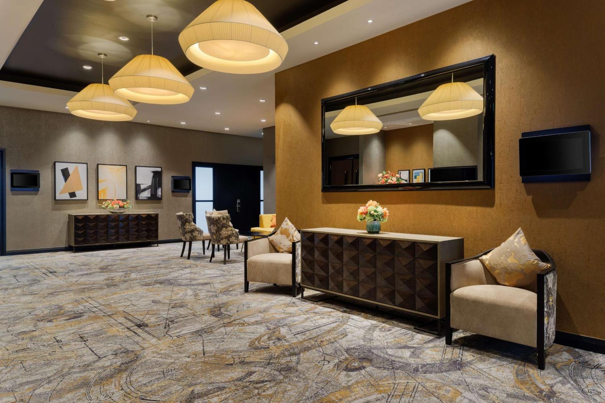 Doubletree By Hilton Woking Hotel Eksteriør billede