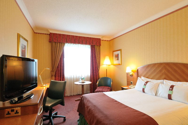 Doubletree By Hilton Woking Hotel Eksteriør billede
