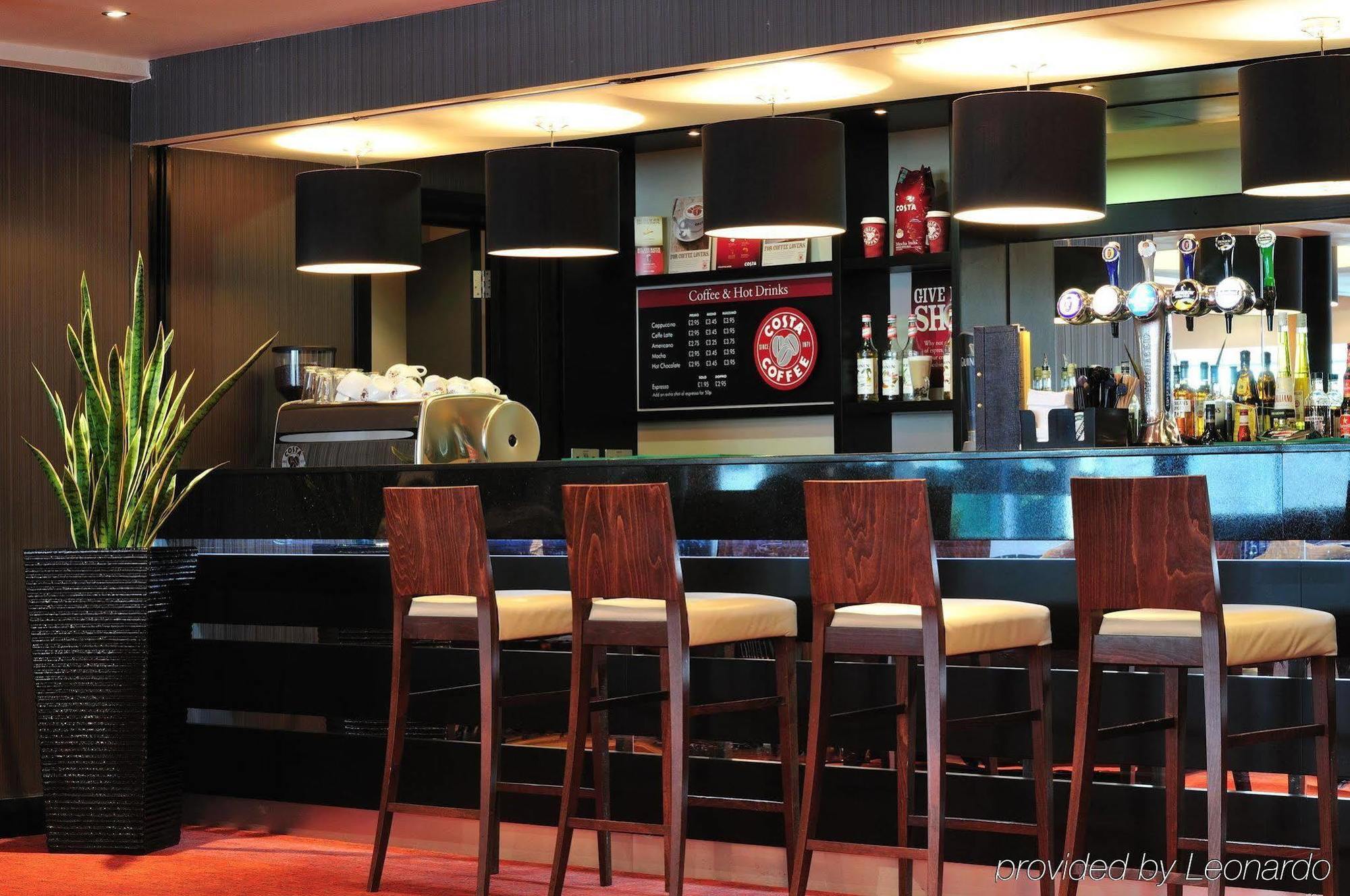 Doubletree By Hilton Woking Hotel Restaurant billede